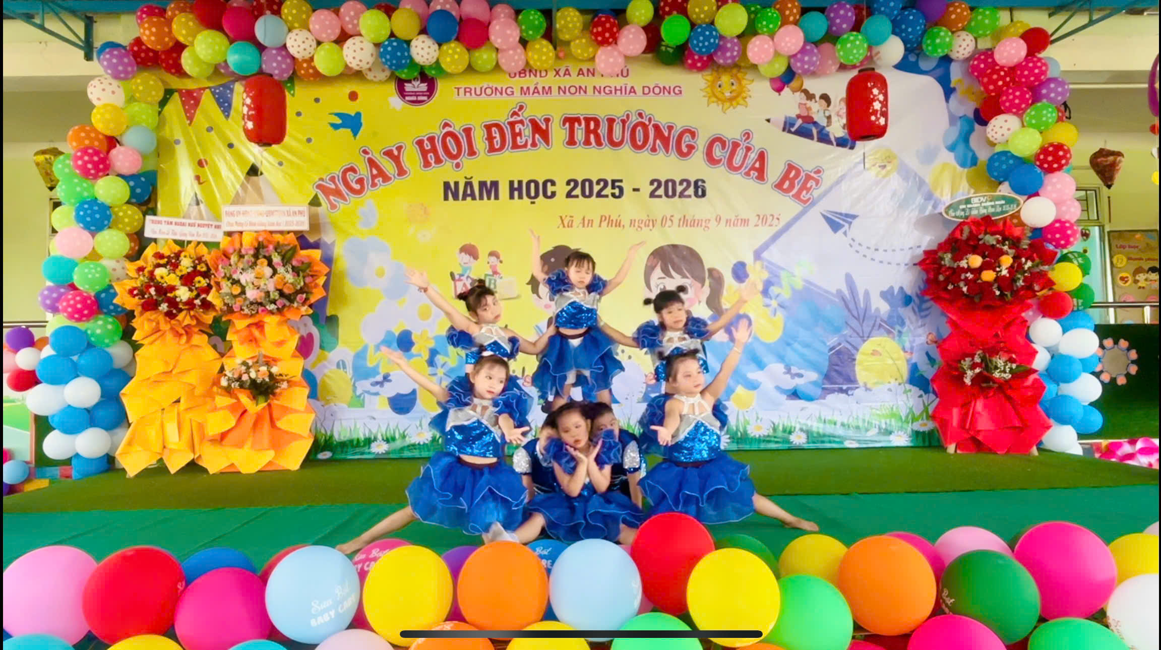 Tiết mục nhảy erobic "Những bông hoa biết cười".