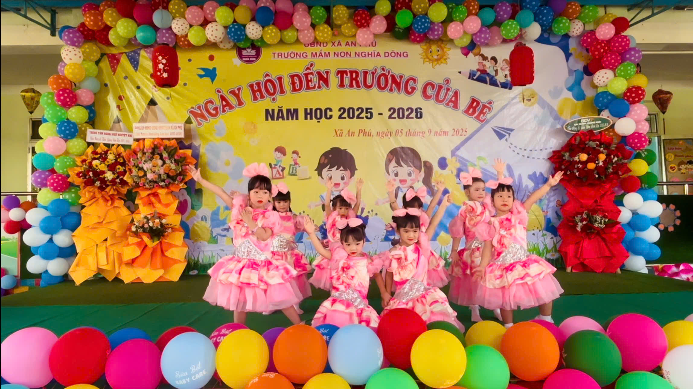 Tiết mục múa "Vui đến trường".